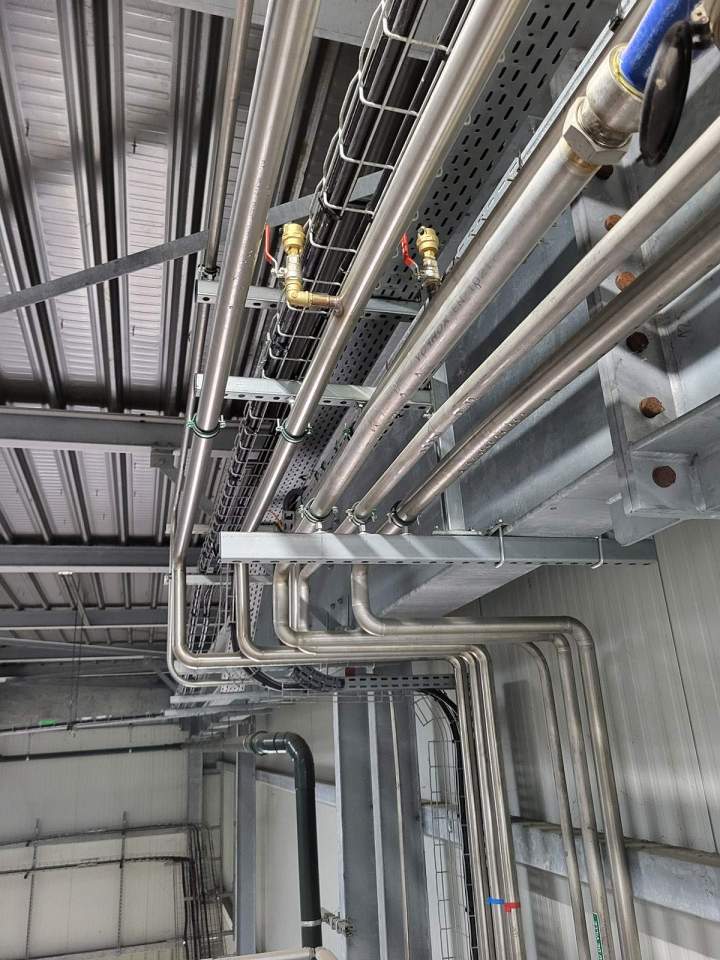 Tuyauterie industrielle Saint-Martin-des-Noyers.